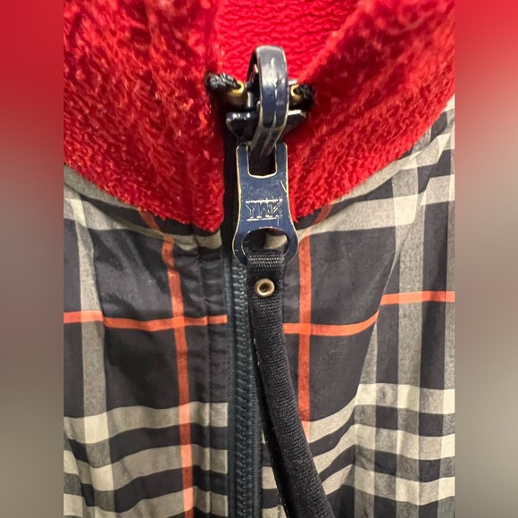 Reversible Burberry Vest - Picture 5 of 9